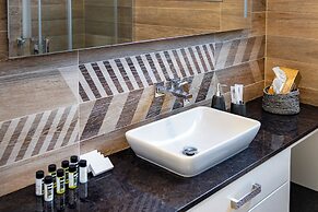 Christine Complex- Close to the Beach, Shared Pool