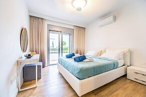 Christine Complex- Close to the Beach, Shared Pool