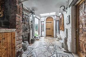 Kanuni - Authentic Albanian House