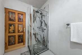 Kanuni - Authentic Albanian House