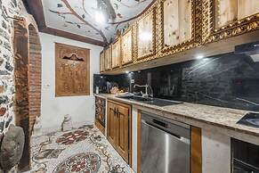 Kanuni - Authentic Albanian House