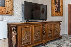 Kanuni - Authentic Albanian House