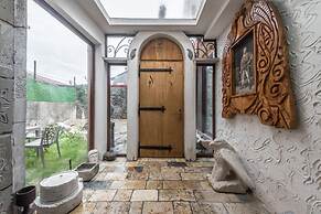 Kanuni - Authentic Albanian House