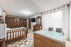 Kanuni - Authentic Albanian House