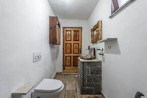 Kanuni - Authentic Albanian House