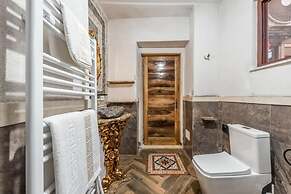 Kanuni - Authentic Albanian House