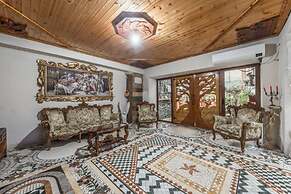 Kanuni - Authentic Albanian House