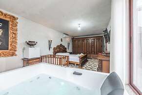 Kanuni - Authentic Albanian House