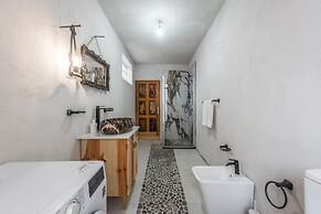 Kanuni - Authentic Albanian House