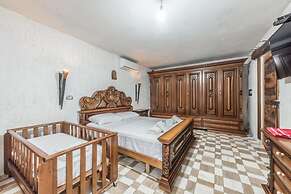 Kanuni - Authentic Albanian House