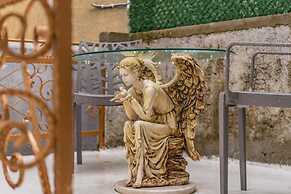 Kanuni - Authentic Albanian House