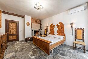 Kanuni - Authentic Albanian House