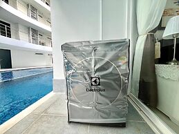 B12a Pool Access Partial Seaview 2brs 1bath Karon