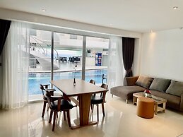 B12a Pool Access Partial Seaview 2brs 1bath Karon