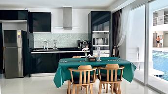 B12a Pool Access Partial Seaview 2brs 1bath Karon