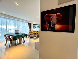 B12a Pool Access Partial Seaview 2brs 1bath Karon