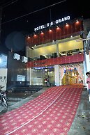 Hotel SS Grand & Multicuisine Restaurant
