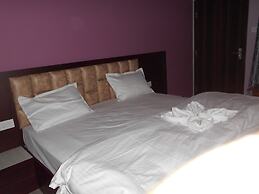 Hotel SS Grand & Multicuisine Restaurant