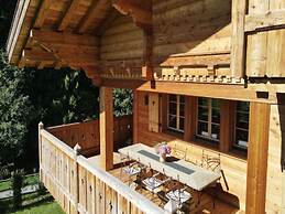 Cosy Chalet With Balcony/terrace