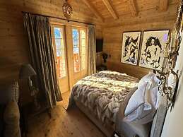 Cosy Chalet With Balcony/terrace