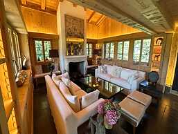 Cosy Chalet With Balcony/terrace