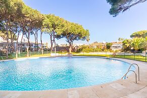 Viola Calypso in Calahonda