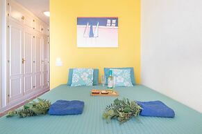 Viola Calypso in Calahonda