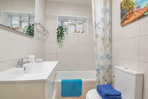 Viola Calypso in Calahonda