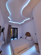 Elli Tropical Suites