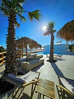 Elli Tropical Suites