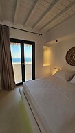 Elli Tropical Suites