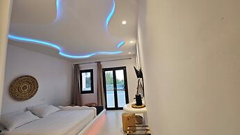 Elli Tropical Suites