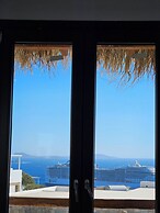 Elli Tropical Suites