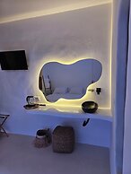 Elli Tropical Suites