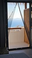 Elli Tropical Suites