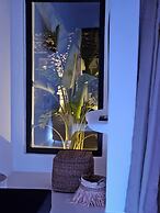 Elli Tropical Suites