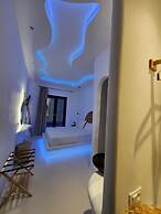 Elli Tropical Suites