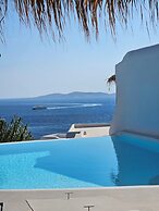 Elli Tropical Suites