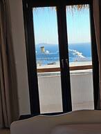 Elli Tropical Suites