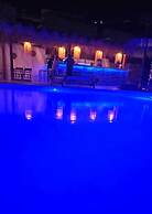 Elli Tropical Suites