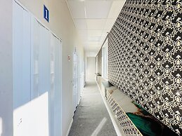 Center Capsule Hotel