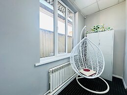 Center Capsule Hotel