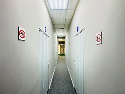 Center Capsule Hotel