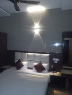 Goroomgo Hilroz Amritsar