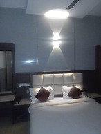 Goroomgo Hilroz Amritsar