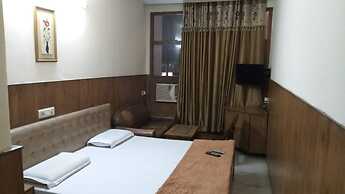 Goroomgo Hilroz Amritsar