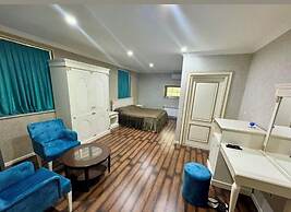 DELUXE FAMILY HOTEL