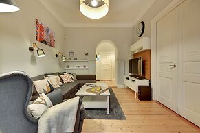 Monte Cassino Blanco by Grand Apartments