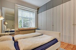 Monte Cassino Blanco by Grand Apartments