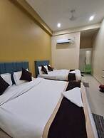 Goroomgo Medhya Grand Varanasi